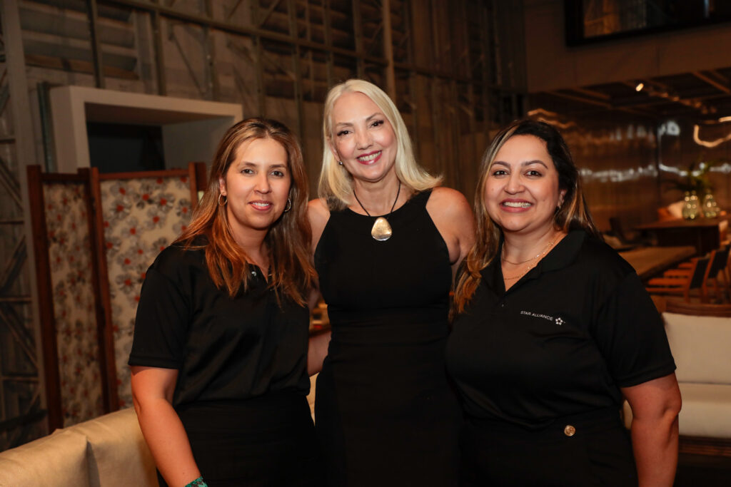 Valéria Padilla, da Copa Airlines, Mônica Nardo, da Swiss, e Suelda Vicente, da TAP Valéria Padilla, da Copa Airlines, Mônica Nardo, da Swiss, e Suelda Vicente, da TAP