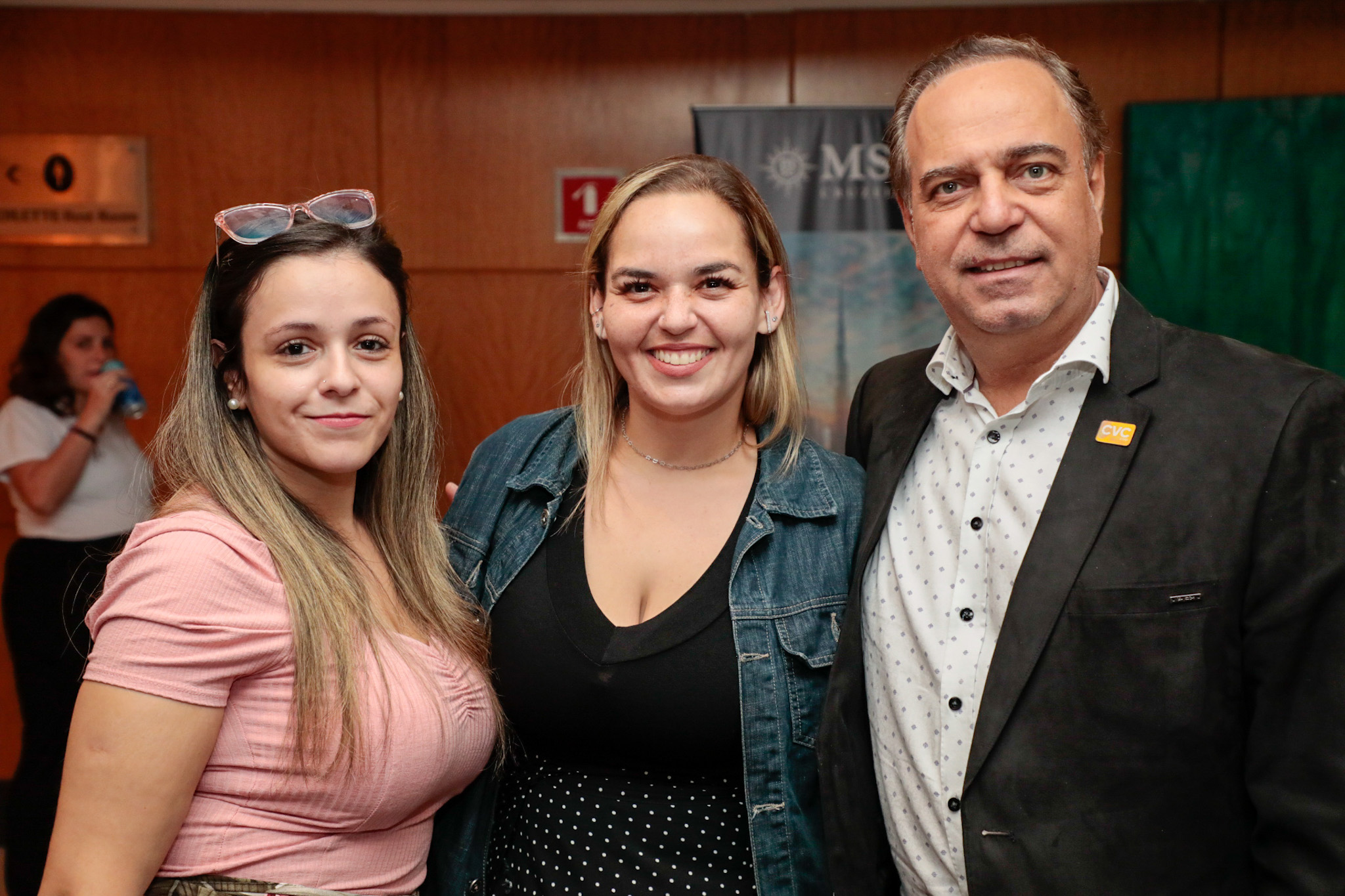 Vanessa Fernandes, Beatriz Silva e Orlando Palhares, marítimos da CVC Corp Vanessa Fernandes, Beatriz Silva e Orlando Palhares, marítimos da CVC Corp