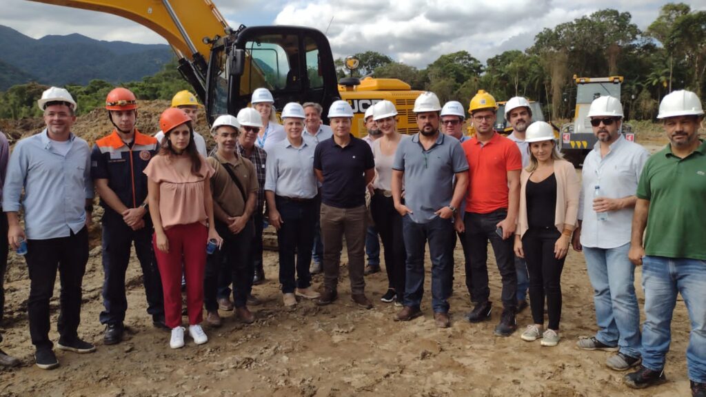 Secretária executiva de Turismo de São Paulo acompanha ações de recuperação no litoral Secretária executiva de Turismo de São Paulo acompanha ações de recuperação no litoral