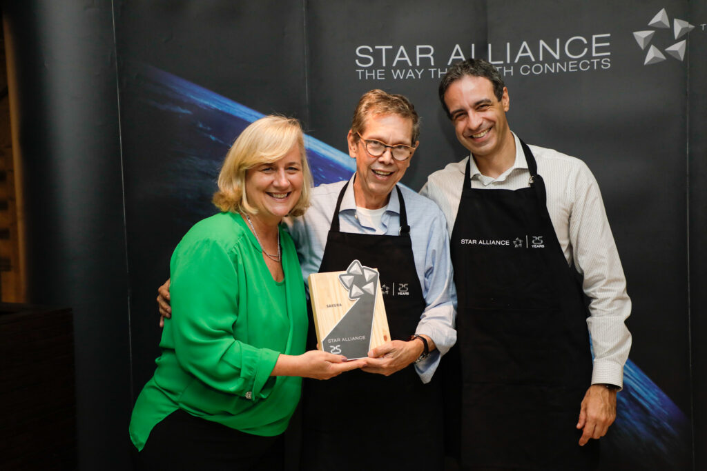 Cássio Oliveira, da Sakura, com Annette Taeuber e Allan Jacch, da Lufthansa