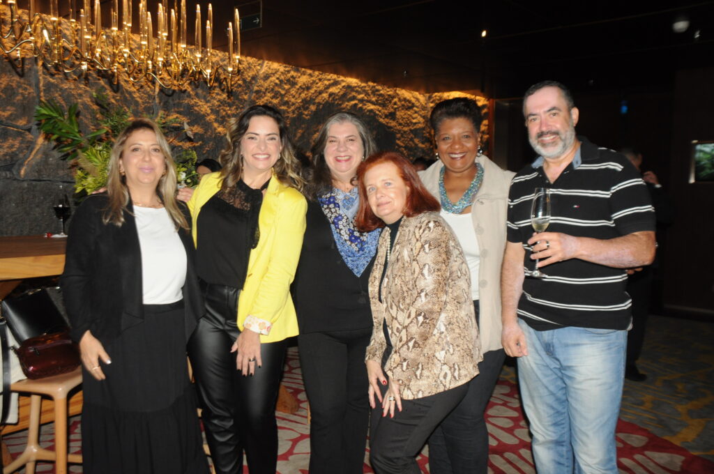 Vera Azevedo, da Aquazurra, Ana Paula Dentello, da Roteiros da Ana Viagens, Andreia Perez, da Legs Turismo, Telma Wohlers, da Levo Você, Márcia Santos, e Sérgio Dias, da Union Divers