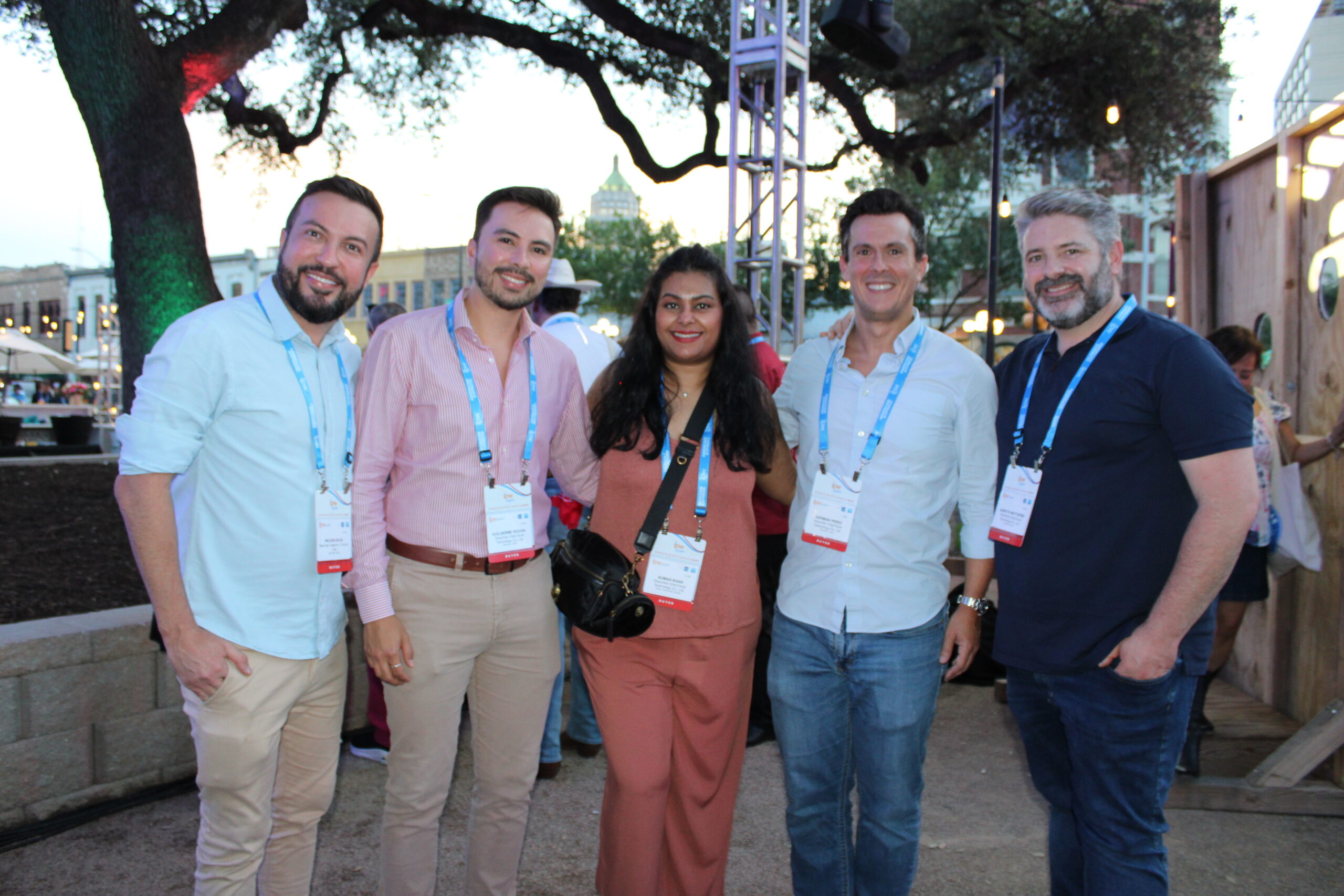 Wilson Silva, da New Age, com Guilherme Rocha, Suman Khan, German Perez e Garet Matthews, da DidaTravel Wilson Silva, da New Age, com Guilherme Rocha, Suman Khan, German Perez e Garet Matthews, da DidaTravel