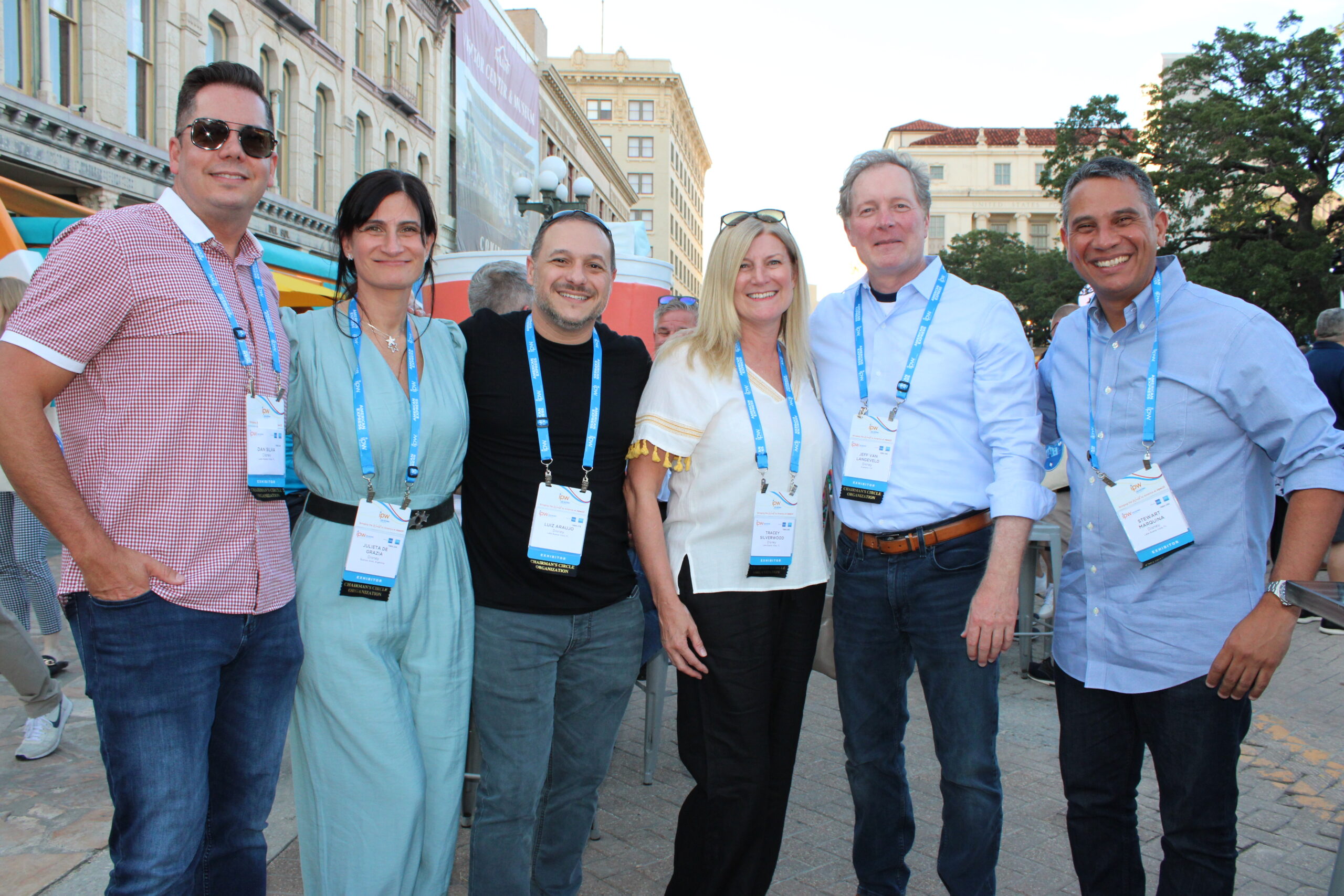 Dan Silva, Julieta de Grazia, Luiz Araujo, Tracey Silverwood, Jeff van Langeveld e Stewart Marquina, da Disney Dan Silva, Julieta de Grazia, Luiz Araujo, Tracey Silverwood, Jeff van Langeveld e Stewart Marquina, da Disney