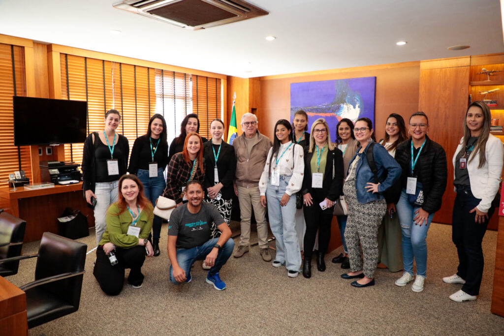 Ancoradouro recebe agentes de seis estados no 2º "Agente com A Gente" de 2023; veja fotos 1 Agentes de viagens com Juarez Cintra Neto Ancoradouro recebe agentes de seis estados no 2º "Agente com A Gente" de 2023; veja fotos