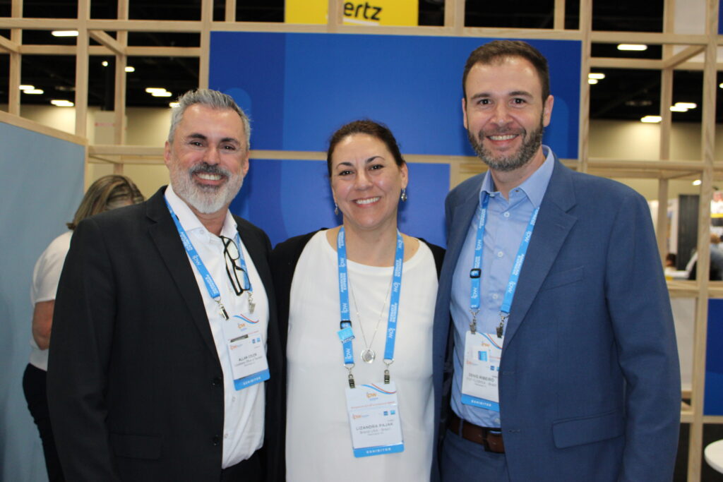 Allan Colen, de Travel South, com Lizandra Pajak e Denis Ribeiro, do Brand USA