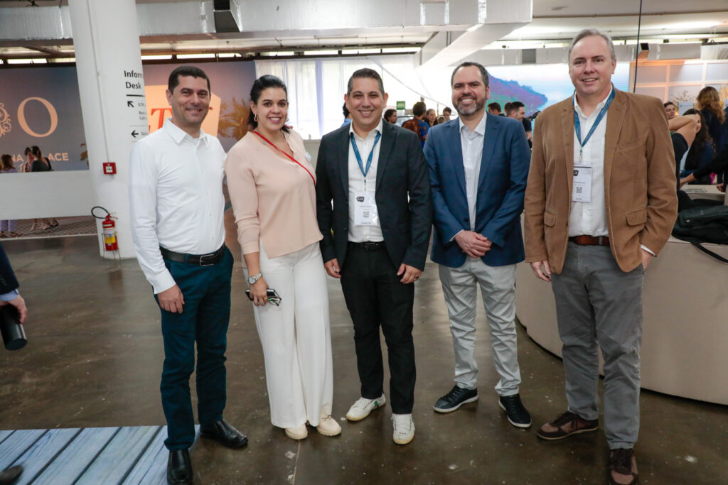 André Lima, da Braztoa; Marcela Piubel, da ILTM; Fabiano Camargo, da CT Operadora; Rodrigo Ramos, da Braztoa; e Frederico Levy, da GSP Atlanta Travel