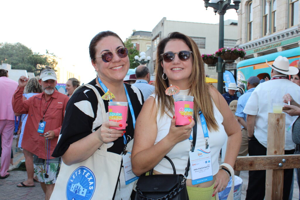 Lizandra Pajak e Ana Elisa Facchinato, do Brand USA