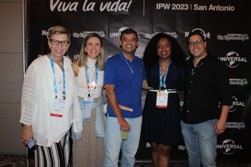 Barbara Picolo, da ETS, Juliana Baraldi e Renato Gonçalves, da Universal, Vilmara Souza, da Agaxtur, e Martin Diniz, da Universal