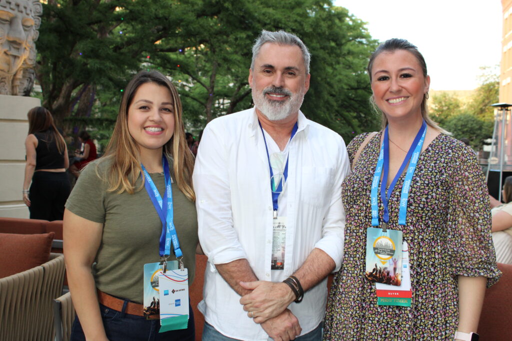 Caroline Villanova e Michely Corsini, da Personal Brasil, com Allan Colen, do Travel South