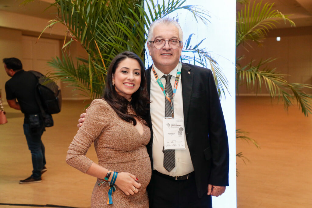 Caroliny Matic, Coordenador do Fórum Internacional de Turismo do Iguaçu, e Paulo Angeli, do Festival das Cataratas