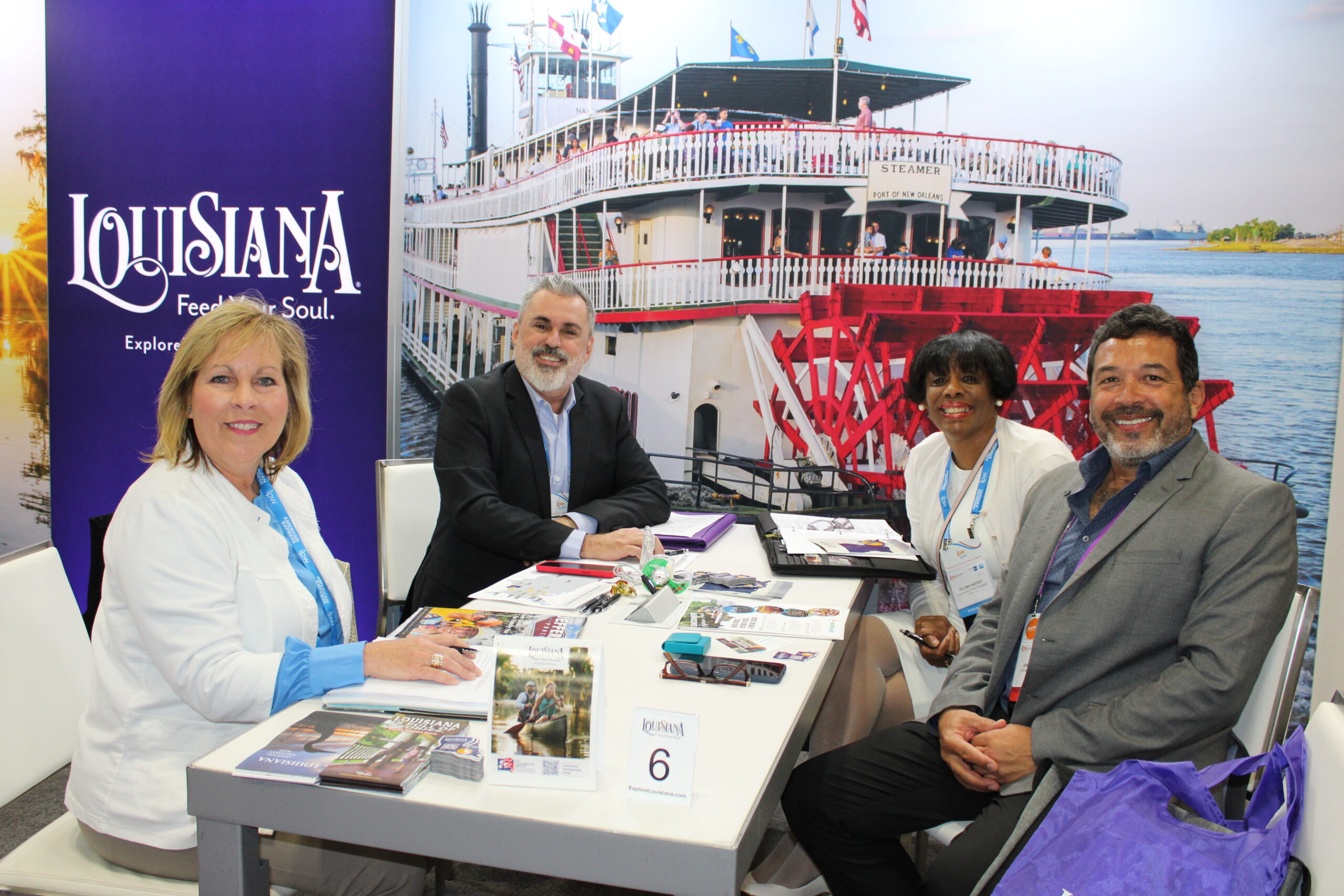 Charlene Hale, do Jefferson CVB, Allan Colen, do Travel South, Willma Harvey, da Louisiana, e Jorge Souza, da Orinter Charlene Hale, do Jefferson CVB, Allan Colen, do Travel South, Willma Harvey, da Louisiana, e Jorge Souza, da Orinter