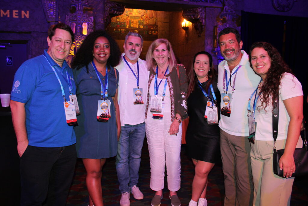 Charles Franken Vilmara Souza Allan Colen Lucia Motta Adriana Fredericce Jorge Souza e Larissa Nunes Travel South USA reúne delegação brasileira em festa no IPW 2023; veja fotos