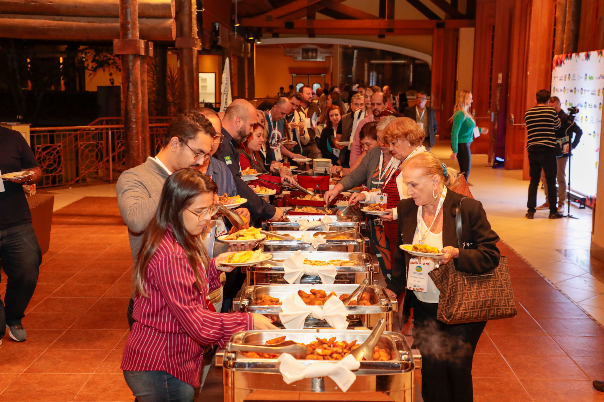 Coquetel oferecido pelo M&E aos convidados do Roadshow Coquetel oferecido pelo M&E aos convidados do Roadshow