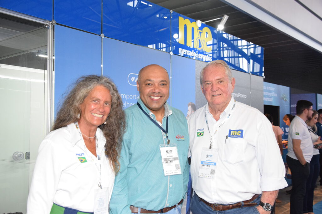 Mari Masgrau, do M&E; Claudio Júnior, da BTM e Roy Taylor, do M&E