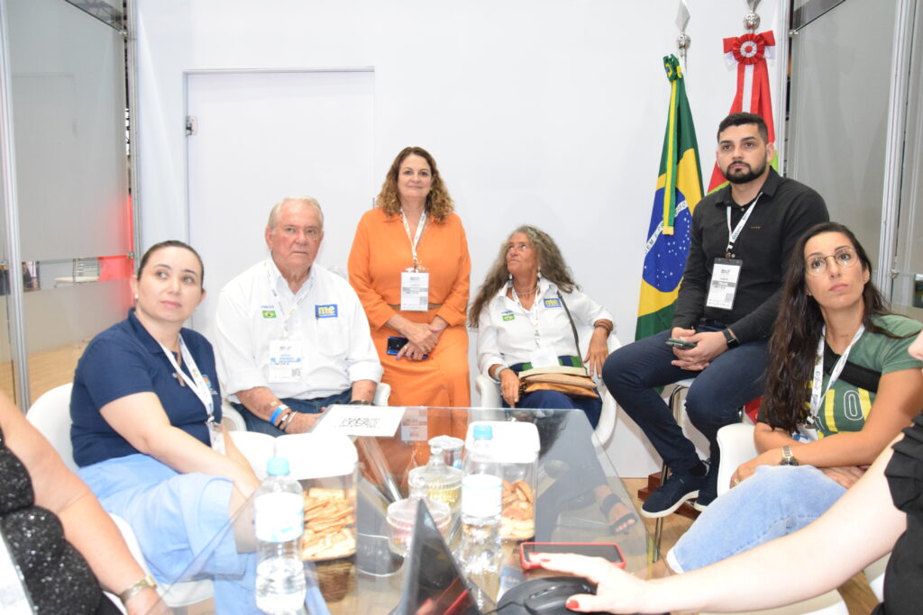 A equipe do M&E assistiu a uma apresentação sobre o Almanach de Santa Catarina durante a BNT Mercosul