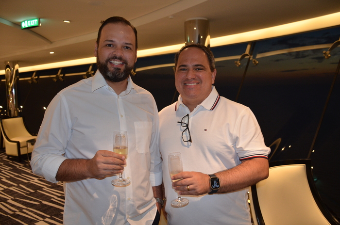 Rodrigo Aguiar e Leonardo, da Top de Vendas Operadora Rodrigo Aguiar e Leonardo, da Top de Vendas Operadora
