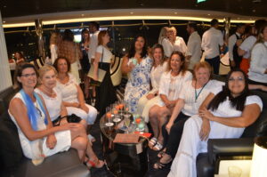 A noite desta quinta-feira foi marcada pela tradicional white party