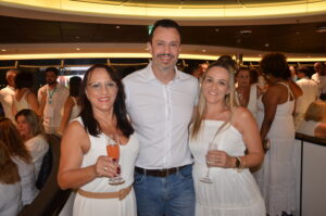 Elsa Miranda, da LM Turismo, Eduardo Mariani, da MSC  e Milene, da Volta Ao Mundo Viagens