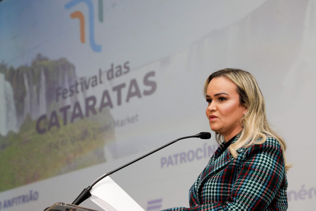 Daniela Carneiro ministra do Turismo Festival das Cataratas 2023 reúne autoridades em cerimônia de abertura em Foz do Iguaçu