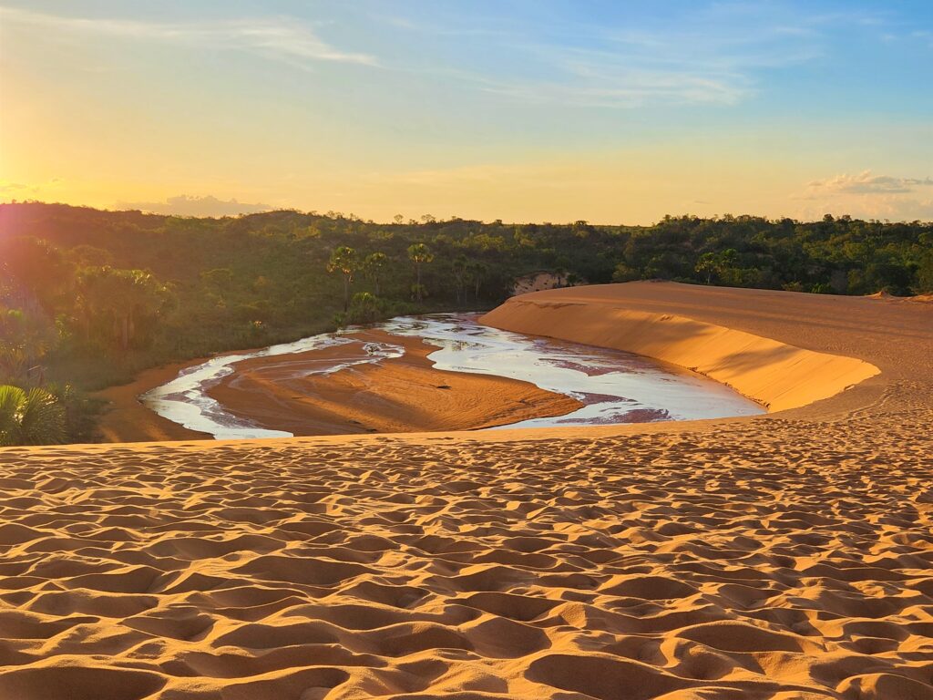 Dunas dourado-alaranjadas do Jalapão