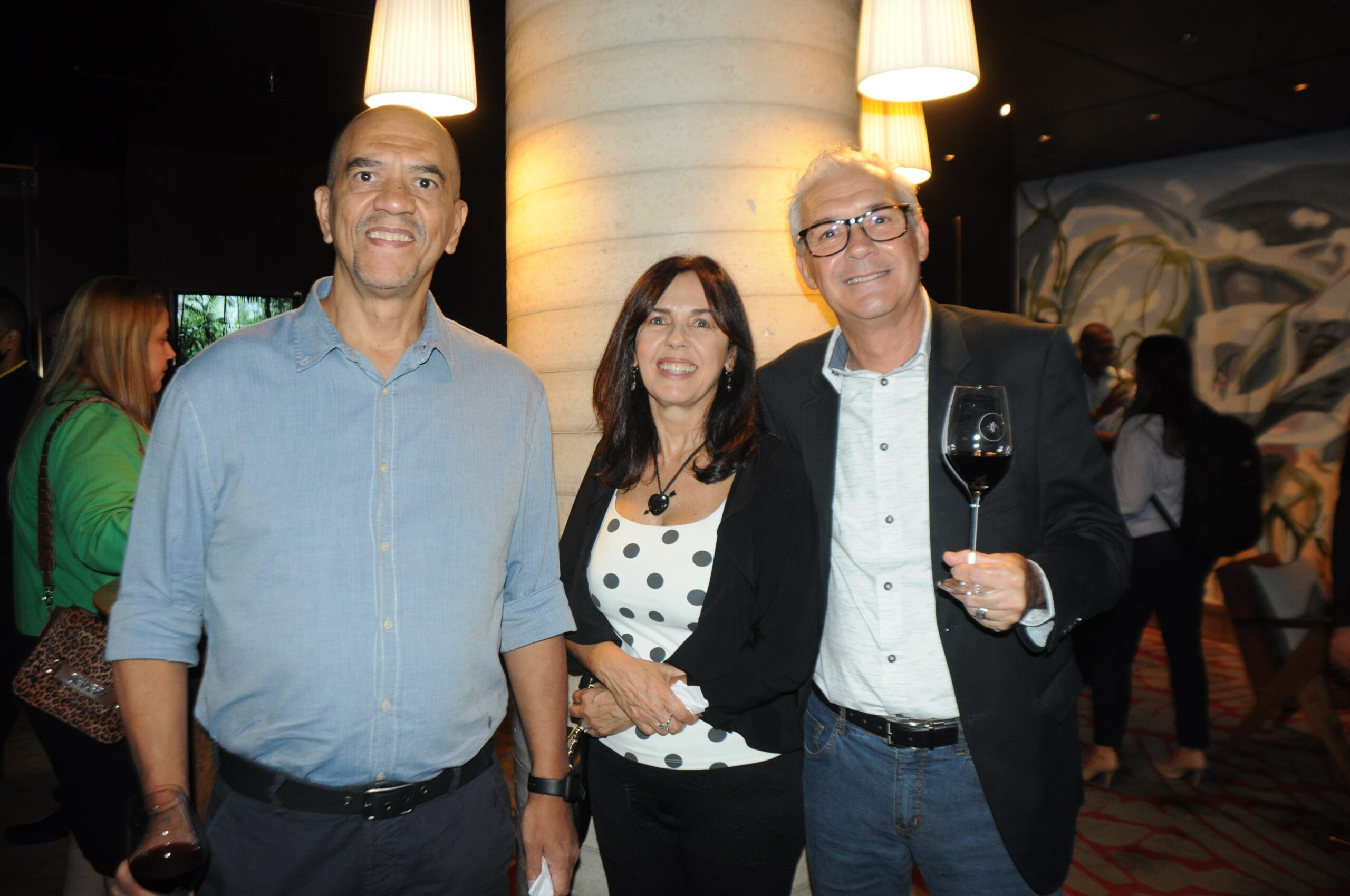 Eduardo Campos, da ER Turismo, e Maria Oliveira e Robert Covo, da Interpolo Turismo Eduardo Campos, da ER Turismo, e Maria Oliveira e Robert Covo, da Interpolo Turismo