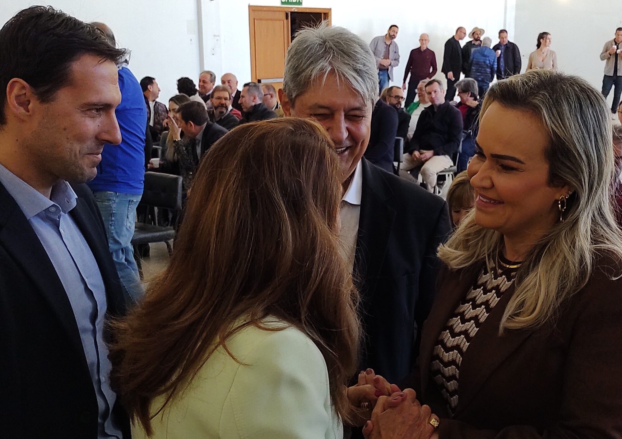 Prefeito de Gramado e CEO do Festuris recebem ministra do Turismo