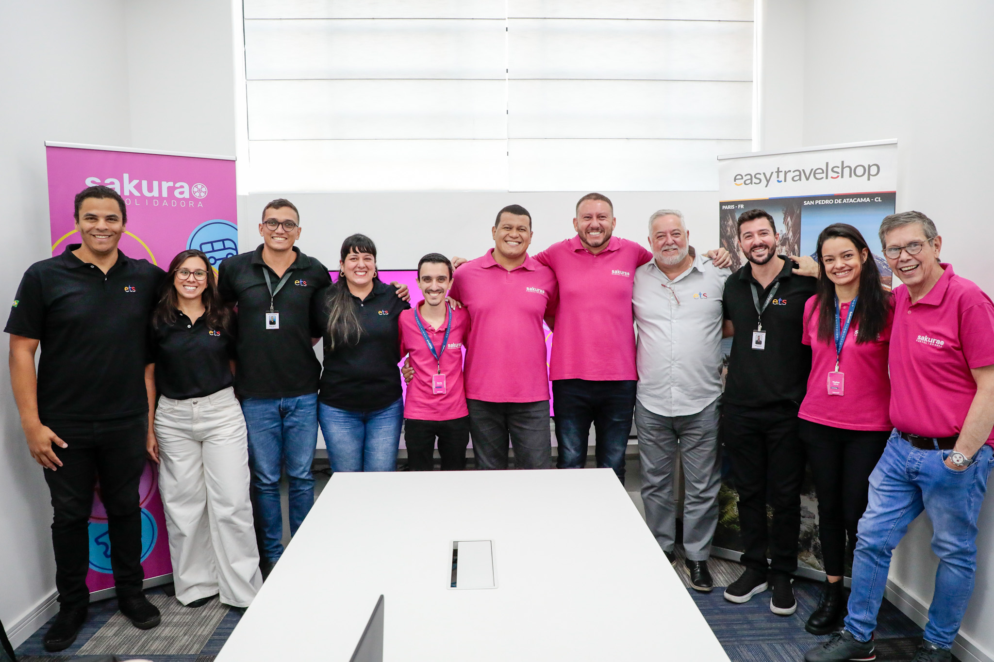 Em parceria inédita, Sakura passa a distribuir produtos e serviços da ETS; veja fotos 1 Equipe da ETS e Sakura Em parceria inédita, Sakura passa a distribuir produtos e serviços da ETS; veja fotos