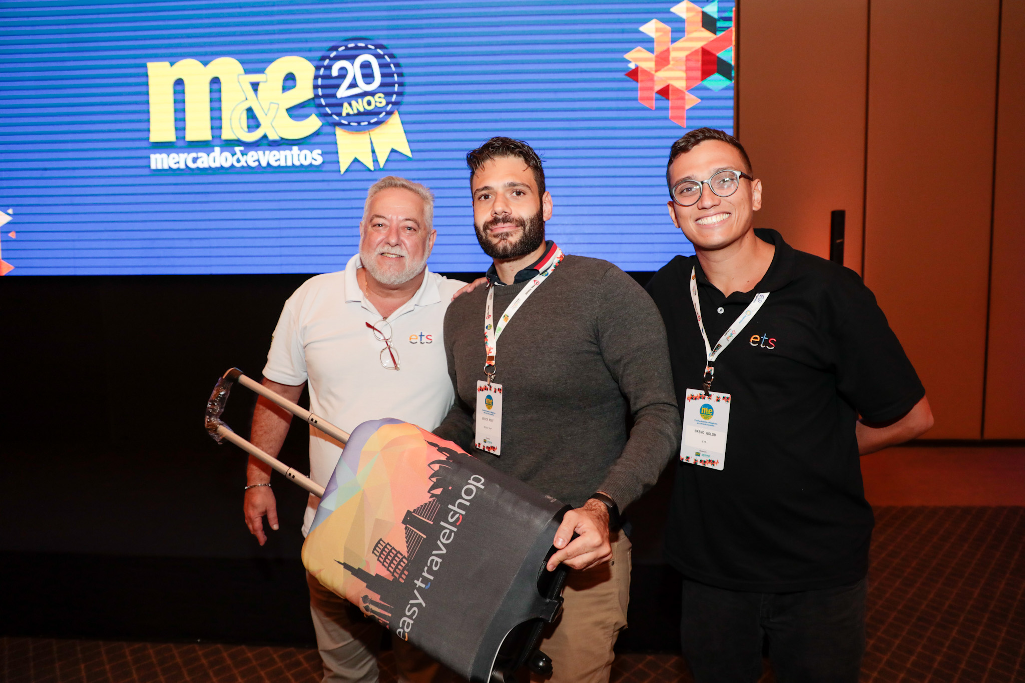 Erick Rolf, da Bloss Tour, foi premiado com mala e experiências da ETS Erick Rolf, da Bloss Tour, foi premiado com mala e experiências da ETS