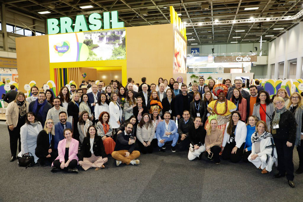 Embratur abre inscrições para coexpositores na feira BMT de Nápoles 1 Expositores do Brasil no estande da Embratur Embratur abre inscrições para coexpositores na feira BMT de Nápoles