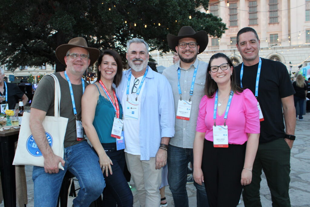 Carlos Juchem, da Motorhome, Michelle Tonon, da Mobility, Allan Colen, de Travel South, Francisco Matos, Camila Larsen, da Motorhome Trips, e Fabricio Stocco, da Motorhome California