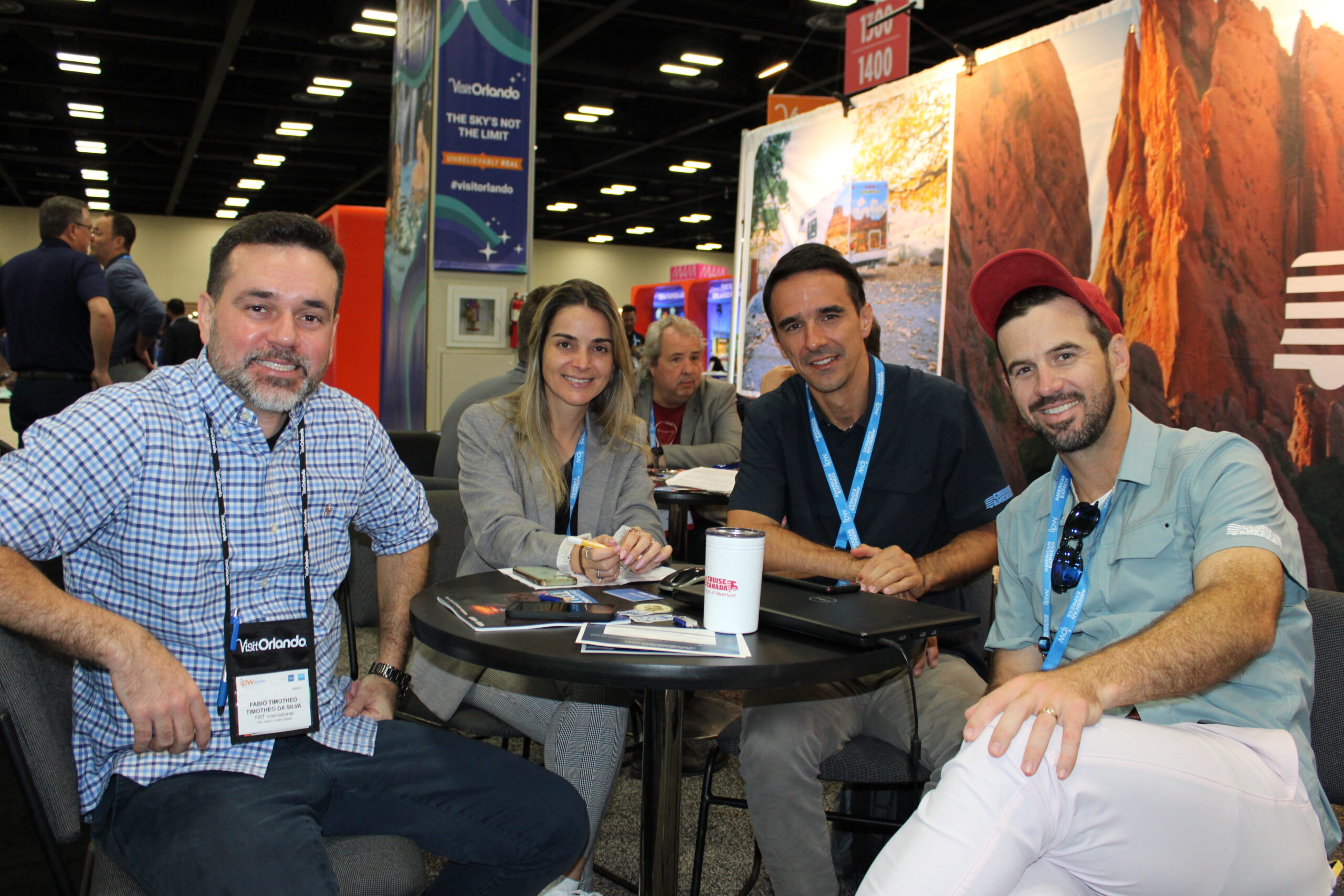 Fabio Thimotheo, da Arkbeds, Thais Machado, da FRT, Eduardo Genekin, da Cruise America, e Randall Smalley, da Cruise America Fabio Thimotheo, da Arkbeds, Thais Machado, da FRT, Eduardo Genekin, da Cruise America, e Randall Smalley, da Cruise America