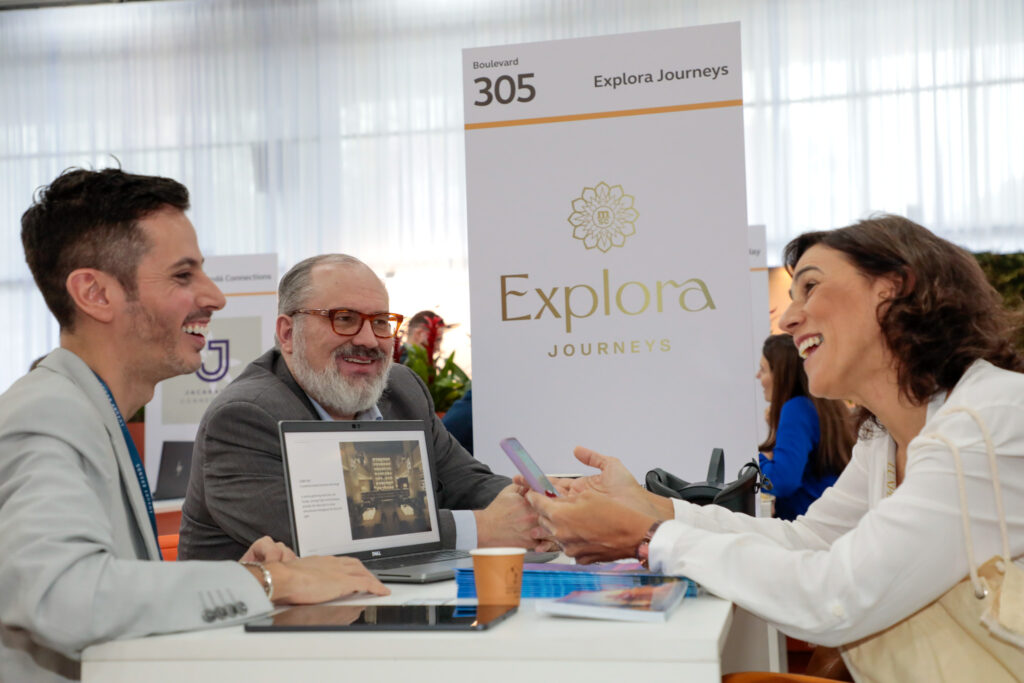 Flávio Correa e Douglas De Rhodes,  da Explora Journeys, com Helena Adnet, da Adnet Slow Travel