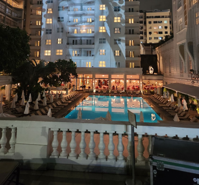Copacabana Palace homenageia mães com intervenção artística em sua fachada A ação tem o objetivo de tornar visível para o mundo o trabalho invisível das mães no Brasil