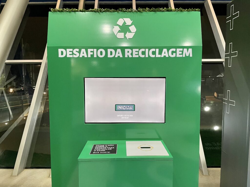 Desafio da reciclagem, totem interativo com objetivo de conscientizar o público