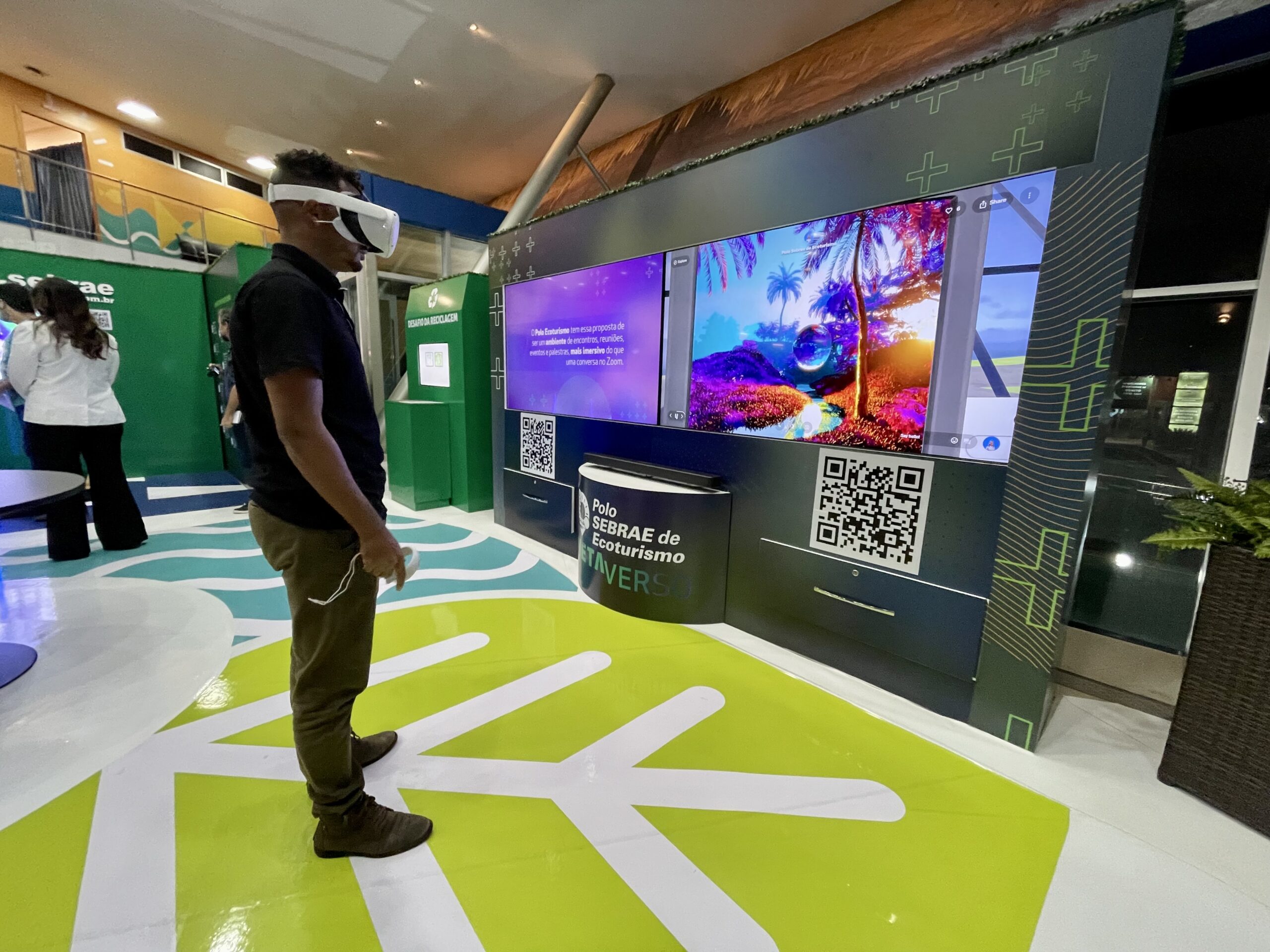 Área de interação com realidade virtual Área de interação com realidade virtual
