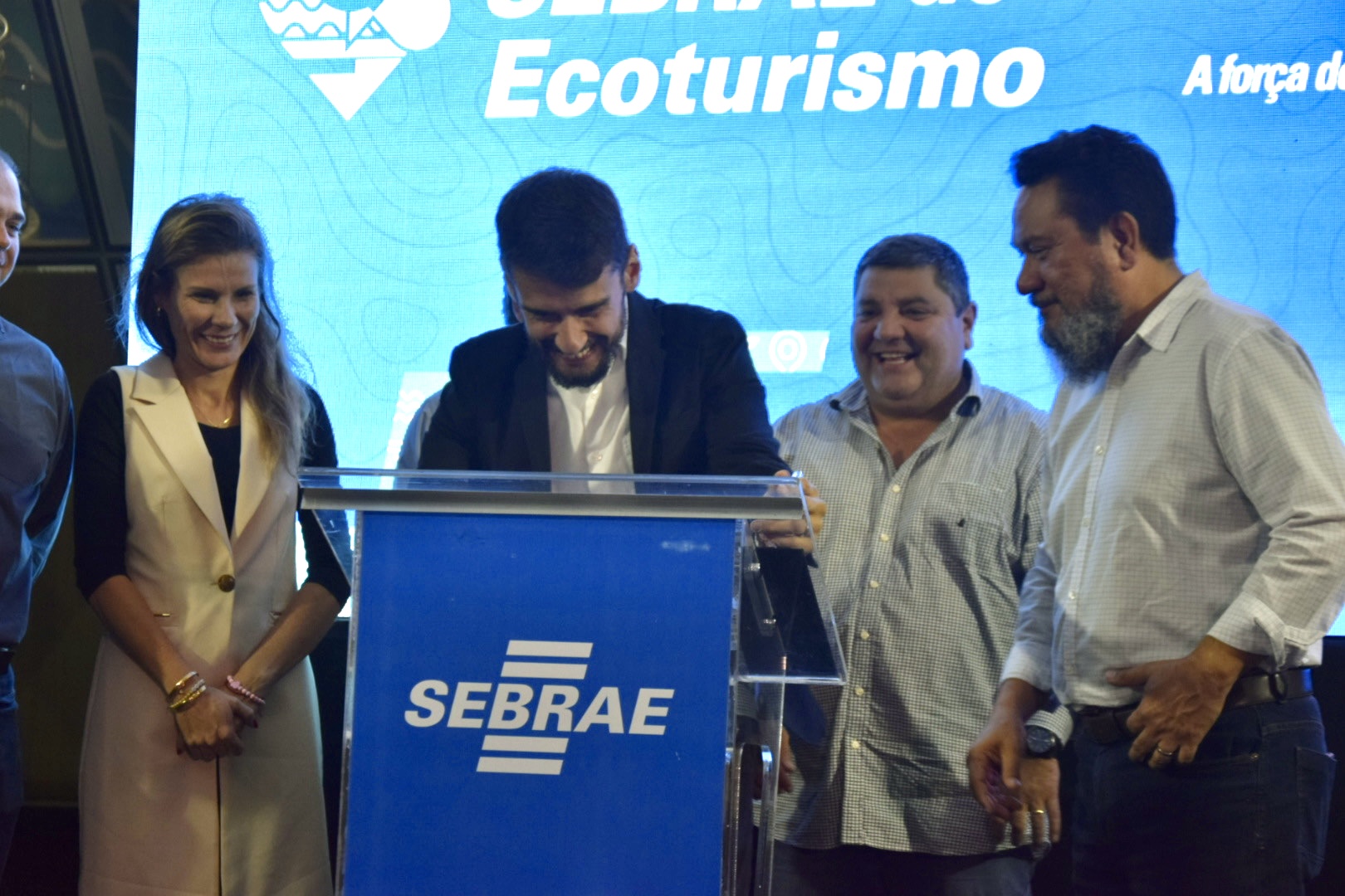 Cerimônia de assinatura do programa Capacita Bonito com a presença de Bruno Wendling, diretor-presidente da Fundtur-MS Cerimônia de assinatura do programa Capacita Bonito com a presença de Bruno Wendling, diretor-presidente da Fundtur-MS