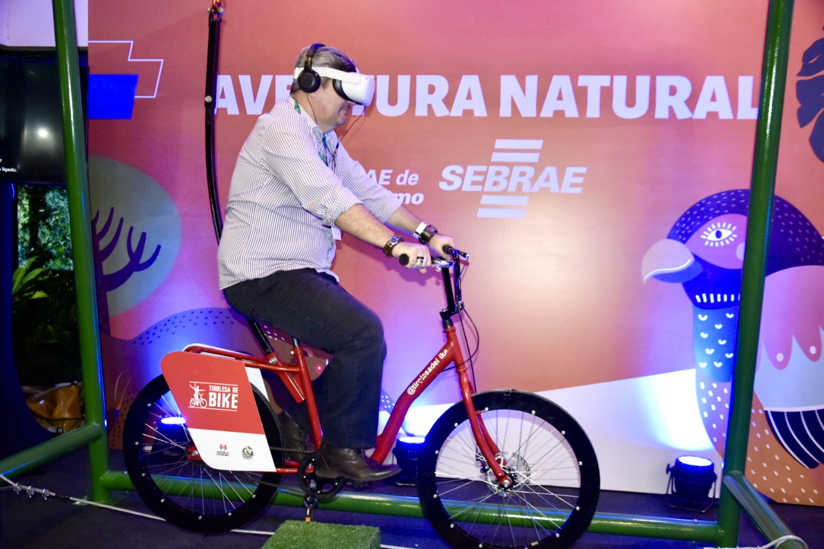 Ativação do atrativo tirolesa de bicicleta utilizando realidade virtual Ativação do atrativo tirolesa de bicicleta utilizando realidade virtual