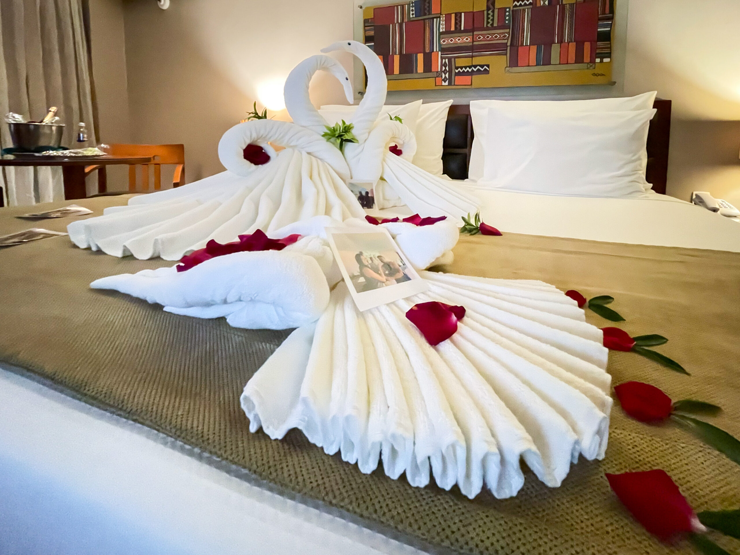 Decoração da cama na suíte de Lua de Mel no Vila Galé Fortaleza Decoração da cama na suíte de Lua de Mel no Vila Galé Fortaleza