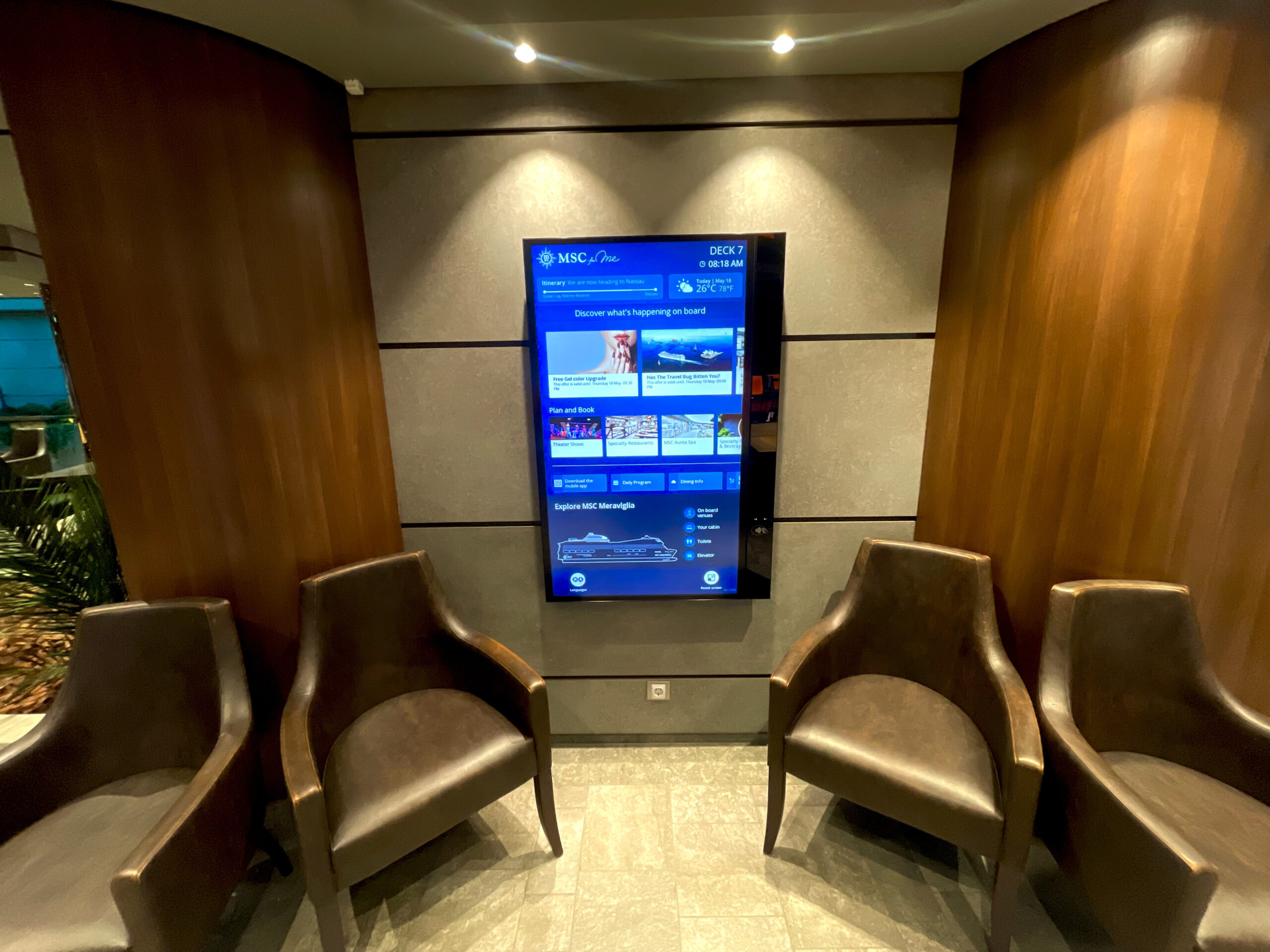 A tecnologia está muito presente no Meraviglia, que conta com inúmeras facilidades como o App MSC for Me e os totens espalhados pelo navio A tecnologia está muito presente no Meraviglia, que conta com inúmeras facilidades como o App MSC for Me e os totens espalhados pelo navio