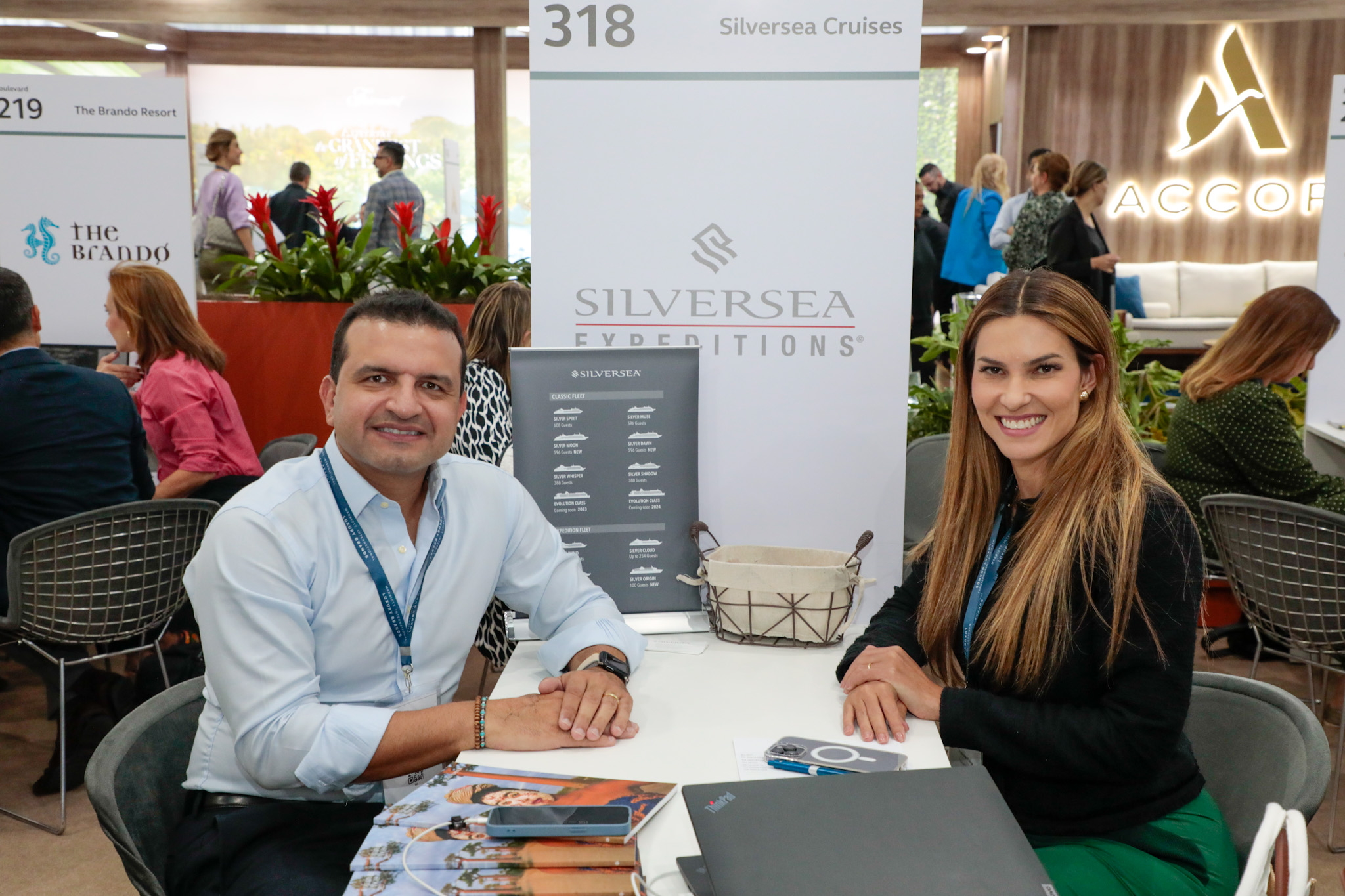 Jean Saraiva, da Silversea e Fabíola Paiva, da Fabíola Paiva Tur Jean Saraiva, da Silversea e Fabíola Paiva, da Fabíola Paiva Tur