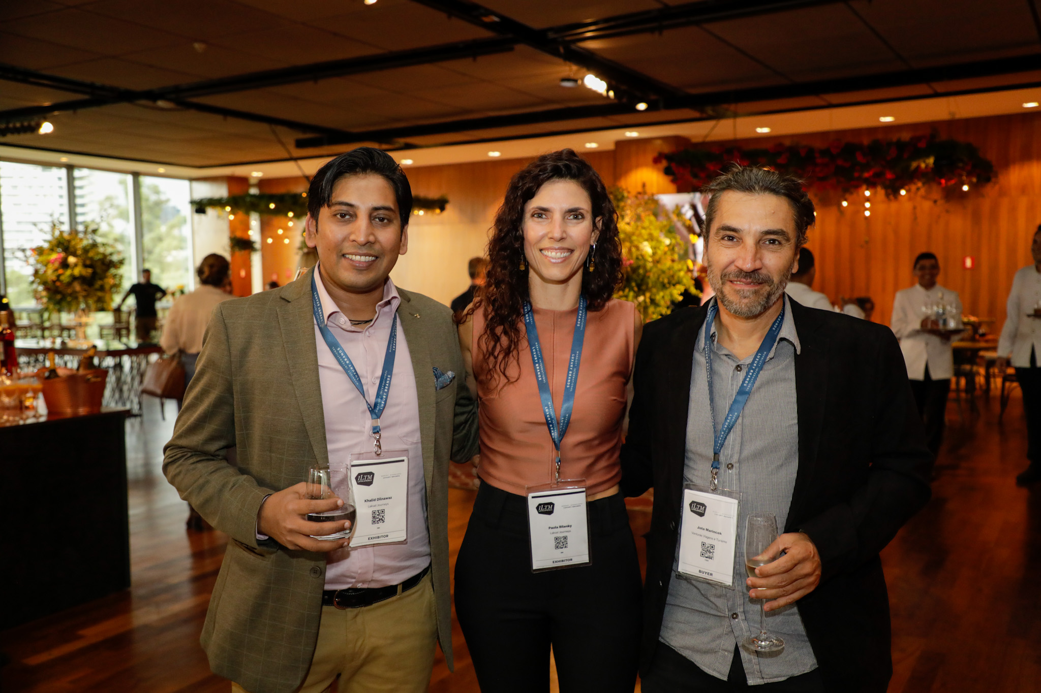 Khalid Dilnawaz, da Laksat Journeys; Paula Bilenky, da Laksat Journeys; e Jota Marincek, da Venturas Viagens e Turismo Khalid Dilnawaz, da Laksat Journeys; Paula Bilenky, da Laksat Journeys; e Jota Marincek, da Venturas Viagens e Turismo