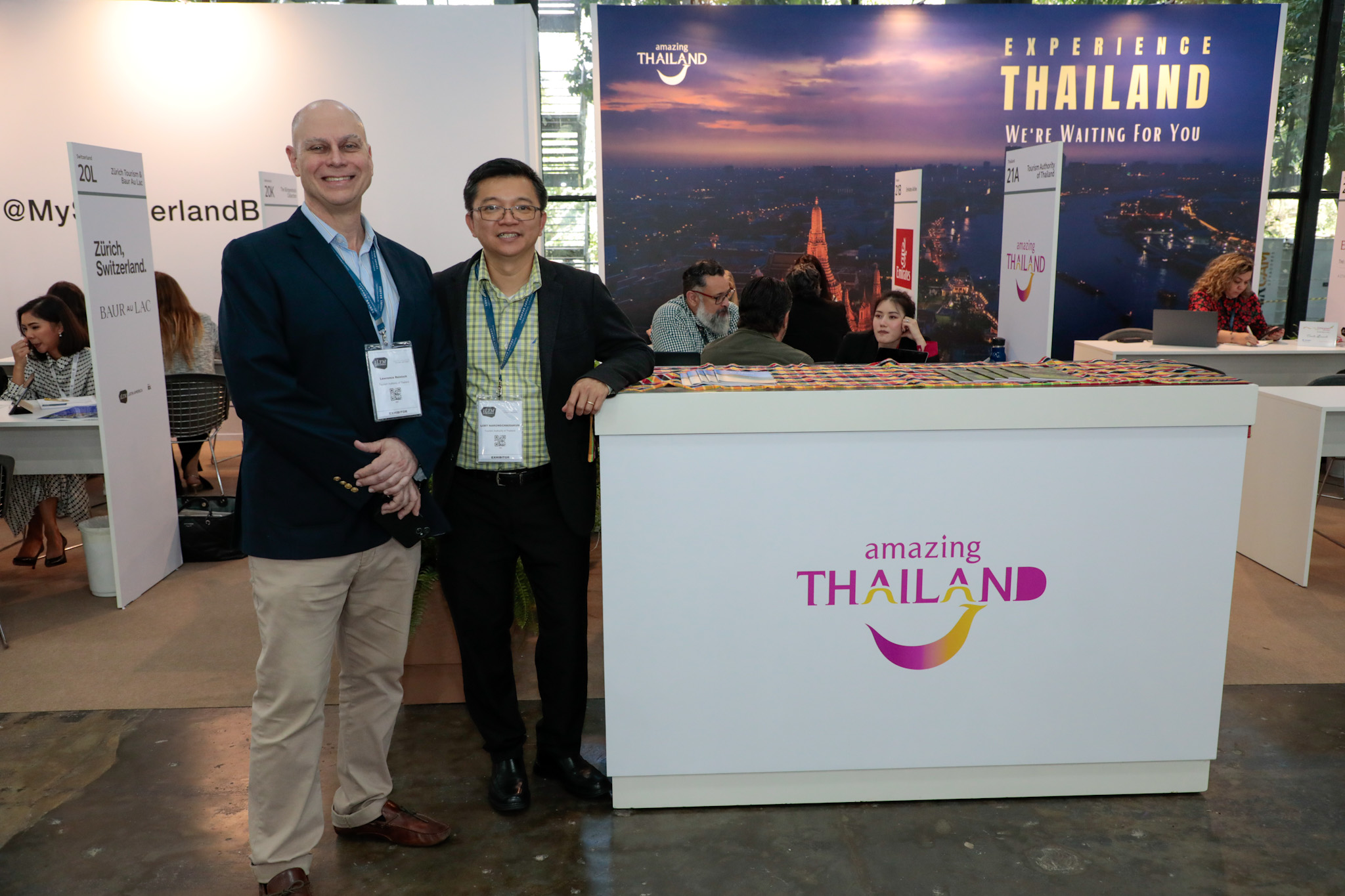 Lawrence Reinisch, do Turismo da Thailand e Lert Narongchaisakun, do Turismo da Tailândia Lawrence Reinisch, do Turismo da Thailand e Lert Narongchaisakun, do Turismo da Tailândia