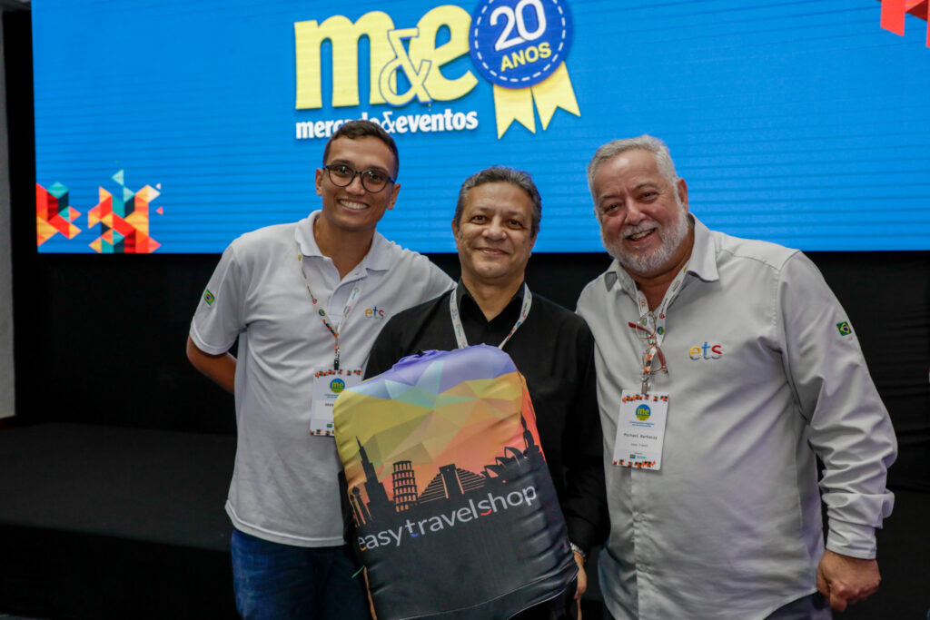 Luís Alberto, da Lap Tour Viagens e Turismo, foi o ganhador da mala sorteada pela ETS