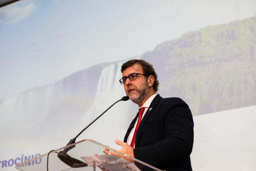 Marcelo Freixo durante abertura do Festival das Cataratas Festival das Cataratas 2023 reúne autoridades em cerimônia de abertura em Foz do Iguaçu