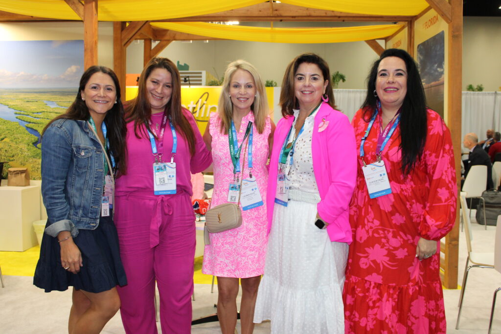 Mariana Barnes, Rafaela Brown, Lauren Pace, Amy Rodriguez e Claudia Cajal, do Visit Florida