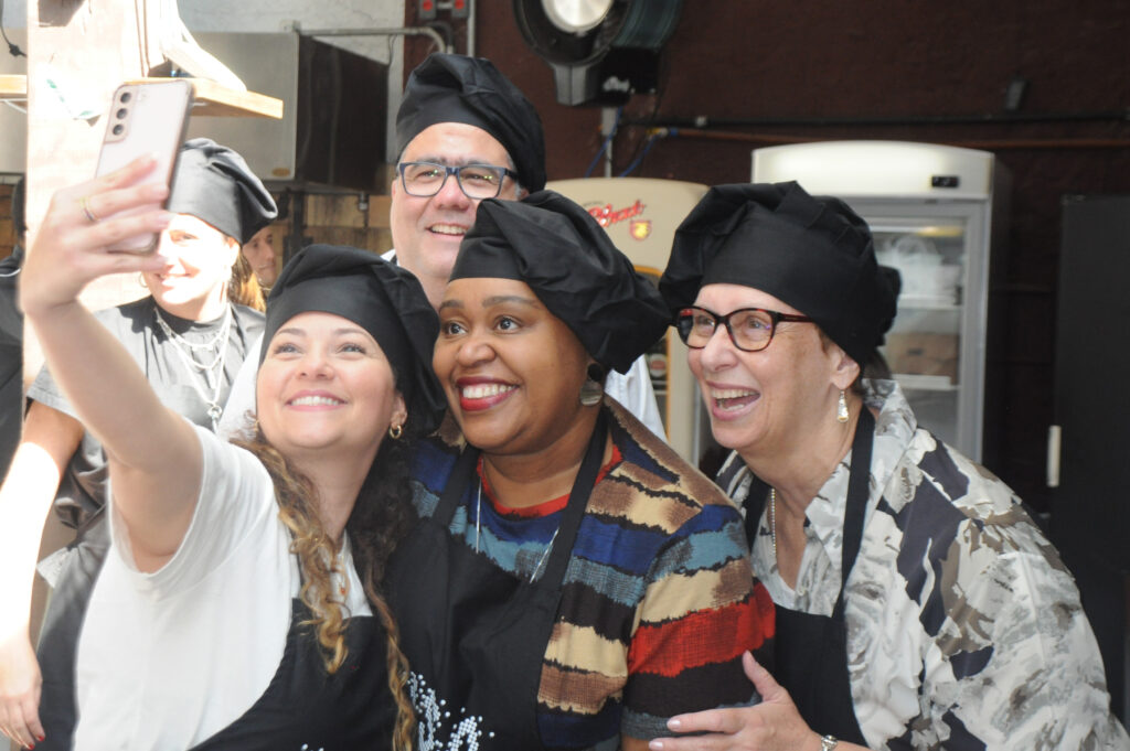 Parada rápida para selfie dos operadores Brand USA reúne principais parceiros e realiza Cooking Class em São Paulo; veja fotos