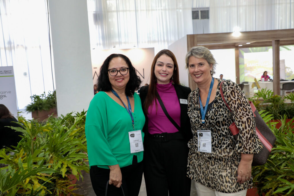 Paula Petean, da ILTM, entre Mirella Morici e Fernanda Longobardo, da Enit