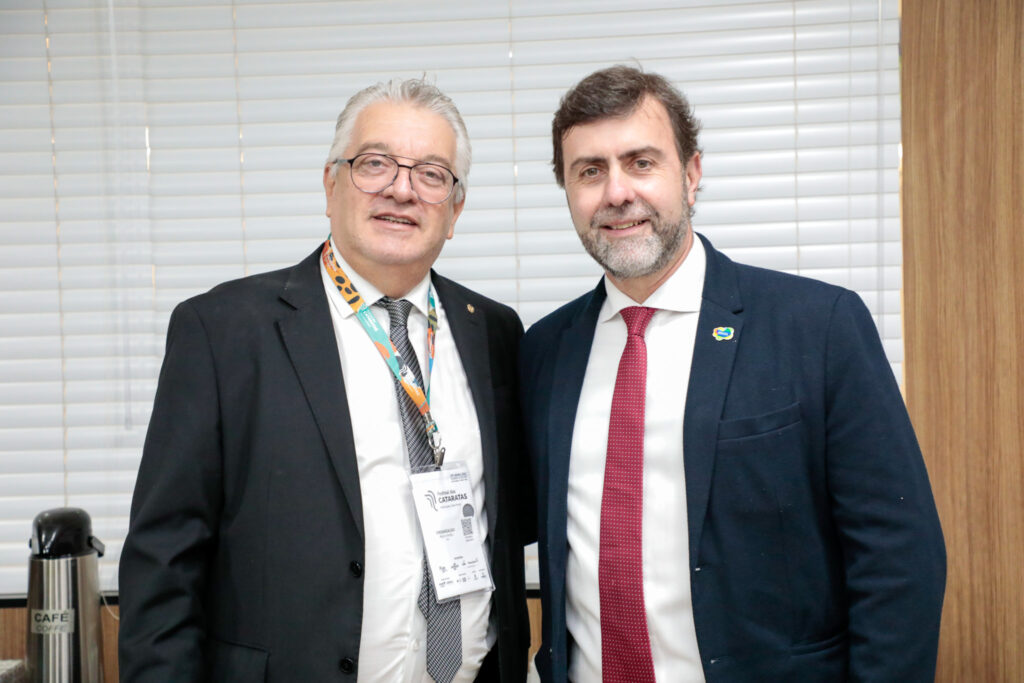 Paulo Angeli, organizador do Festival das Cataratas, e Marcelo Freixo, presidente da Embratur