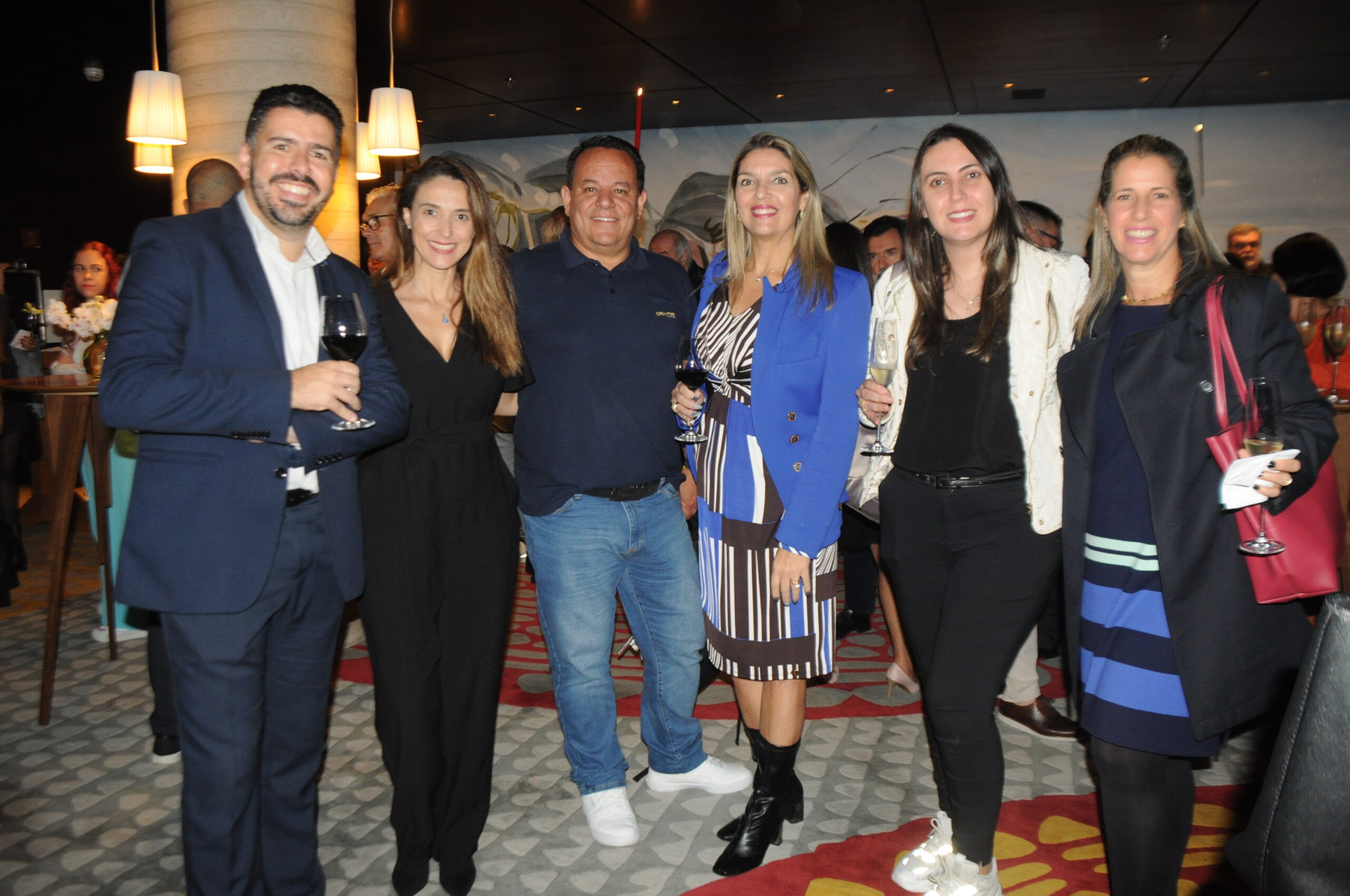 Raphael de Lucca e Karina Nascimento, da Copa, Davis Camargo, da Orinter, Carla Cecchele, da RCD, Bianca Zoccoler, da Orinter, e Luciana Nasser, da RCD Raphael de Lucca e Karina Nascimento, da Copa, Davis Camargo, da Orinter, Carla Cecchele, da RCD, Bianca Zoccoler, da Orinter, e Luciana Nasser, da RCD