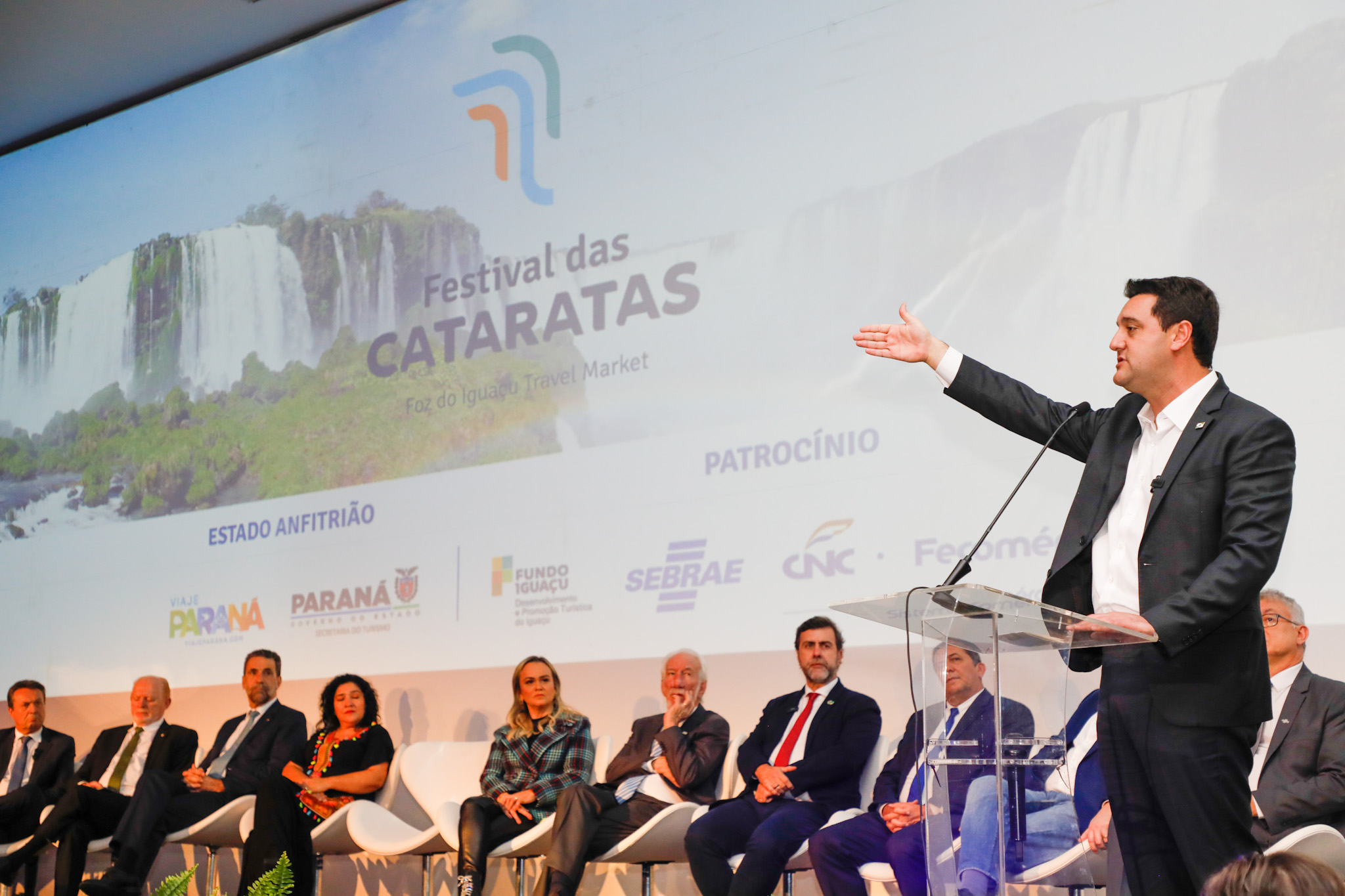 Ratinho Junior, governador do Paraná Ratinho Junior, governador do Paraná